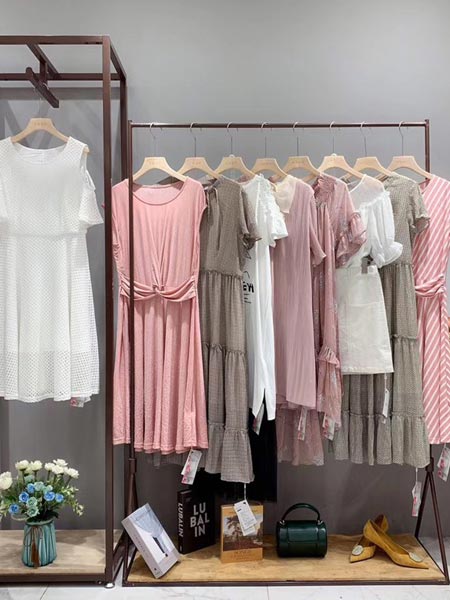 广州艾衣服饰女装产品图片