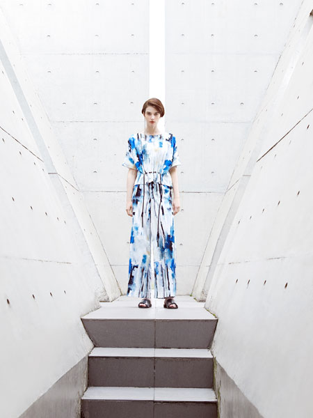 落地客女装产品图片