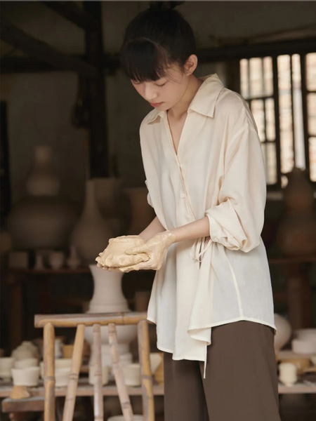 本涩BSIEE女装产品图片