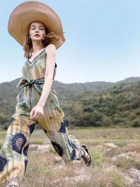 AttinaLife阿缇娜女装产品图片