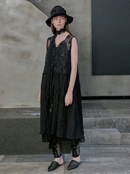 轮廓女装产品图片