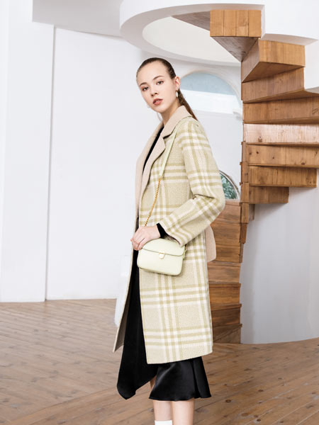 迷橱女装产品图片