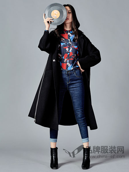 尚默SUN MORE女装产品图片