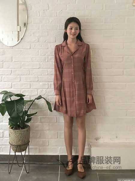 茜扣女装产品图片