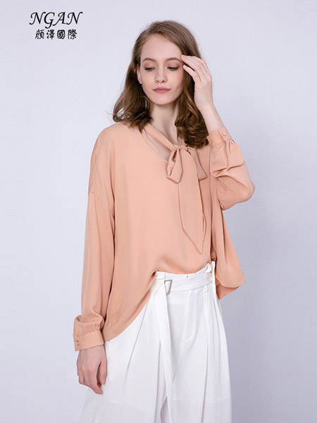 颜泽NGAN女装产品图片