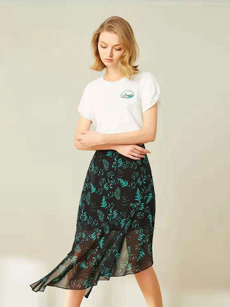 裳修女装产品图片