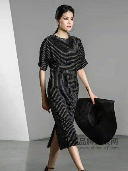 诺美缇女装产品图片