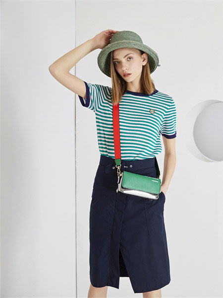 及加女装产品图片