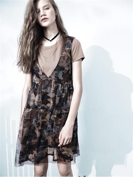 颜可可品牌折扣女装产品图片