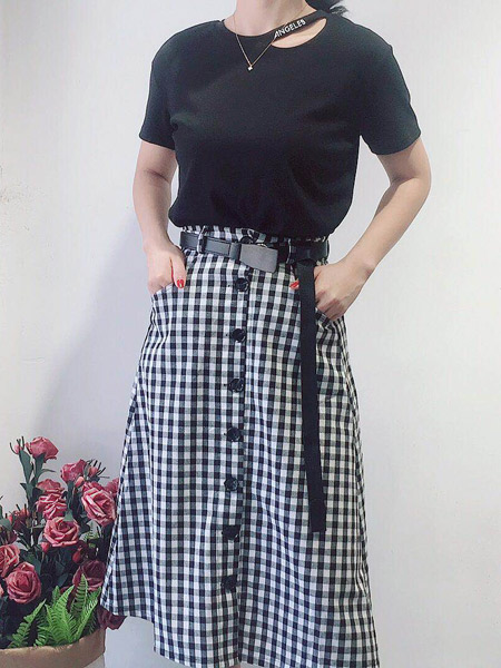 续素女装产品图片