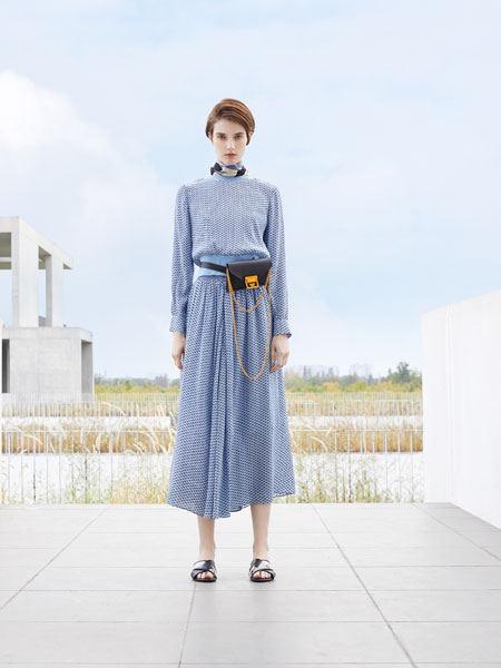 落地客女装产品图片