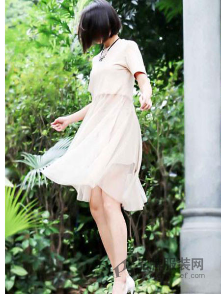 随行服饰女装产品图片