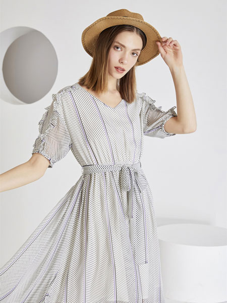 及加女装产品图片