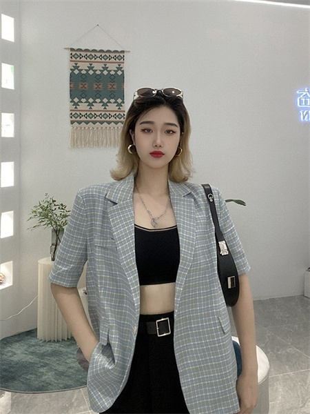 伊临女装产品图片
