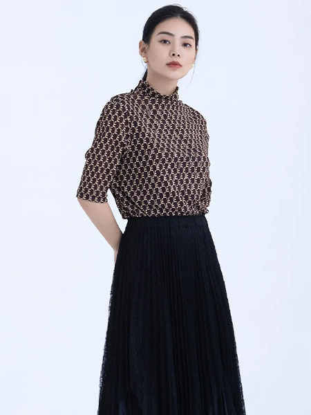 伊尔依YIERYI/帅财阁女装产品图片