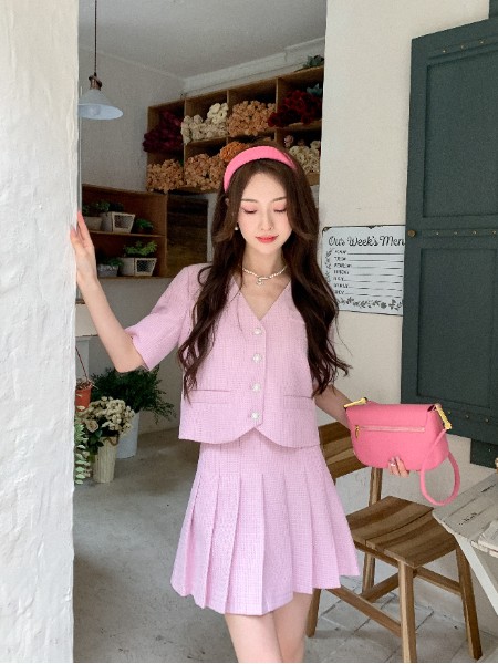 引若女装产品图片