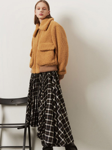 娅奈儿女装产品图片