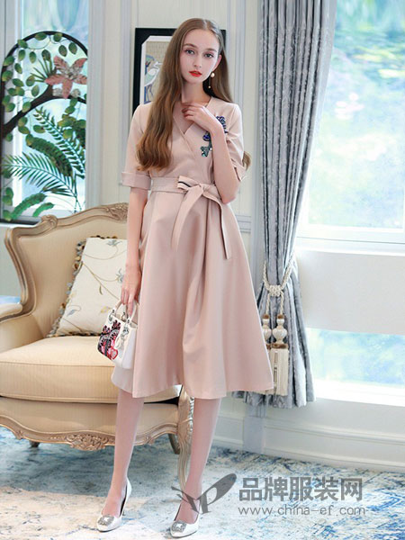 千姿惠Qanzhui女装产品图片