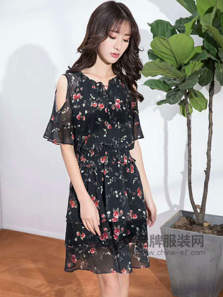 忆雨澜女装产品图片