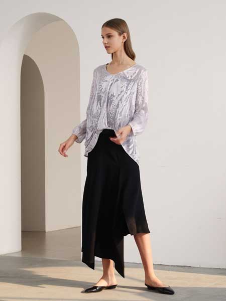 YINYI因一女装产品图片