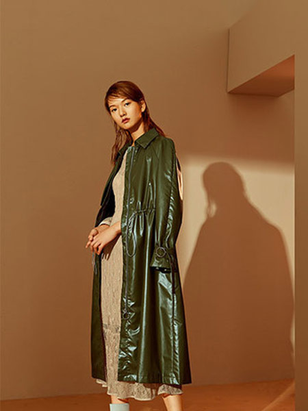 伊缔莎EDISA女装产品图片