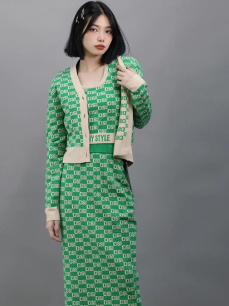 言午木木女装产品图片