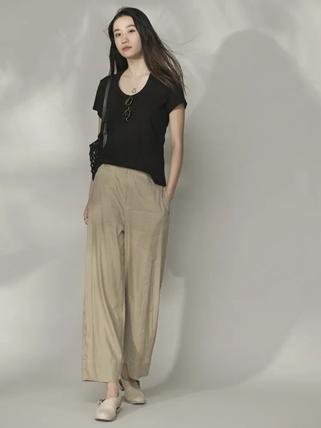 沁木春女装产品图片