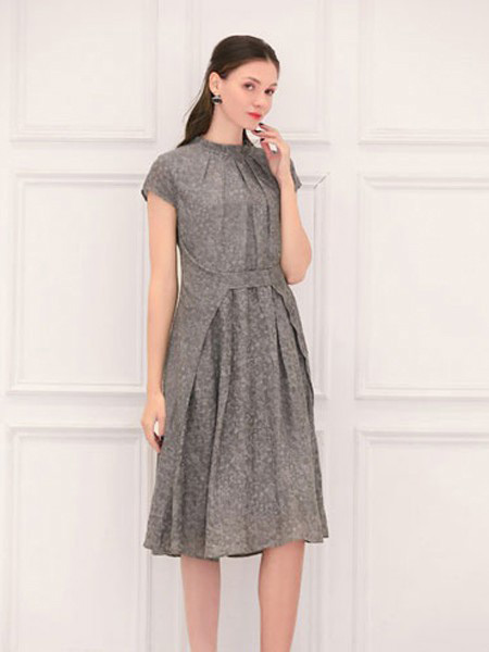 言苼记女装产品图片