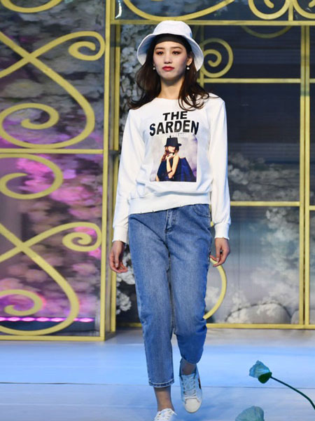 续素女装产品图片