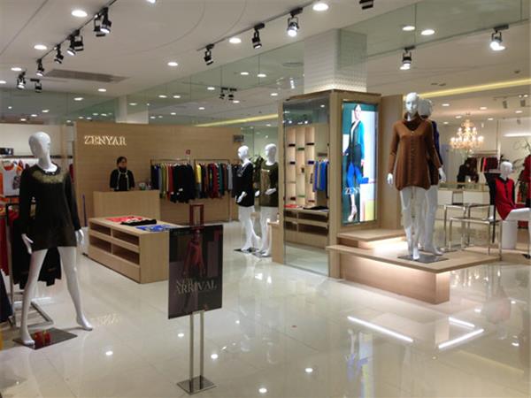 赞雅ZENYAR女装店铺展示