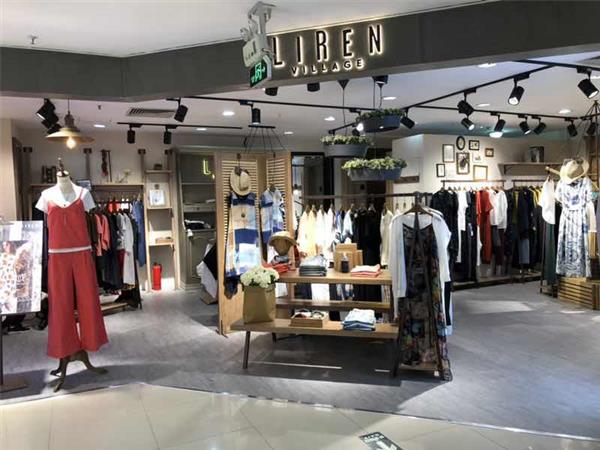 犁人坊女裝店鋪展示